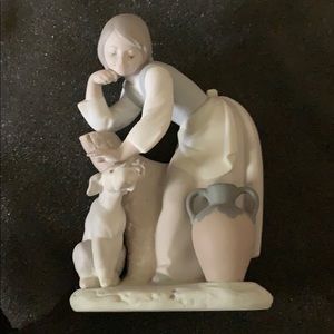 Llardo Rest and Caress Statue